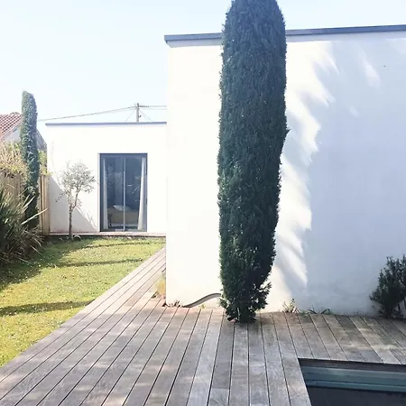 Sous Le Pin Villa